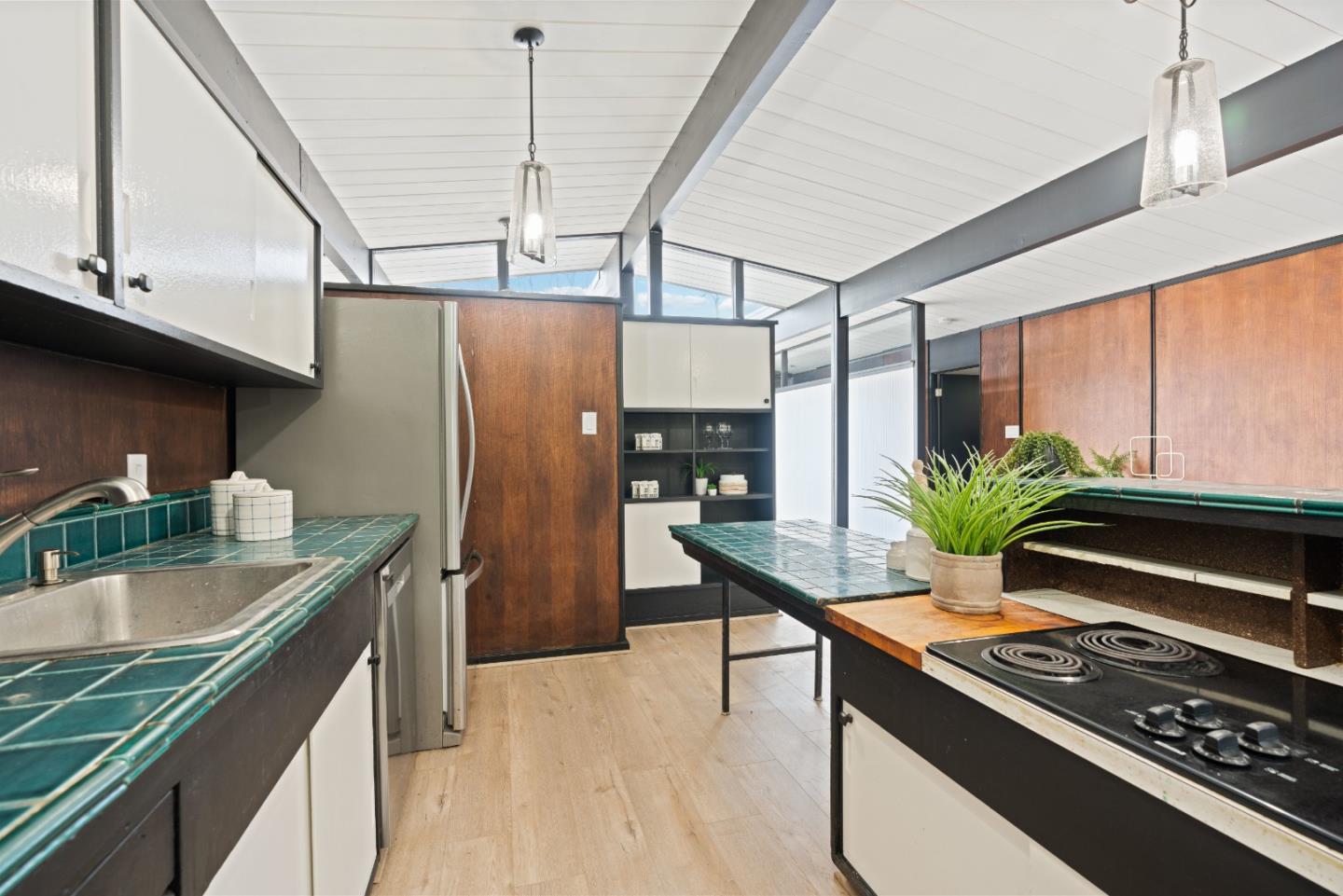2285 Fairglen DR