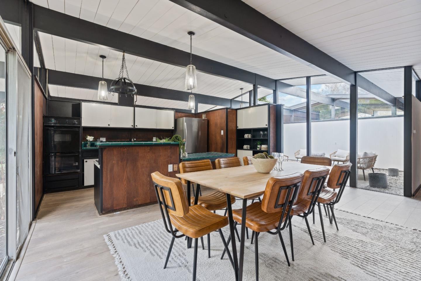 2285 Fairglen DR