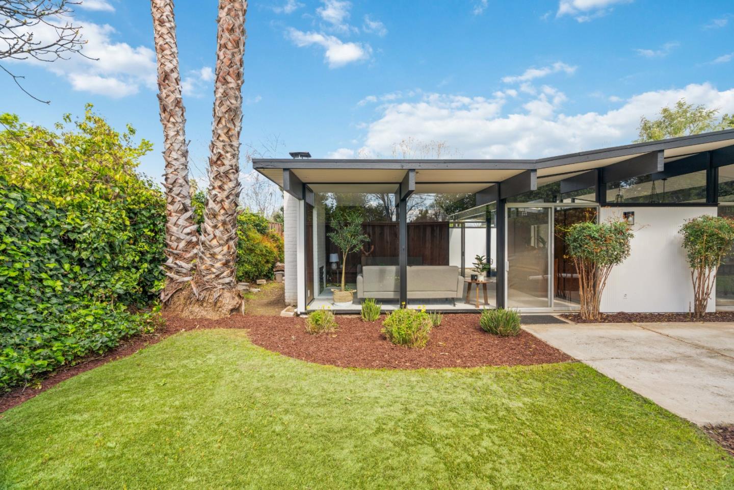 2285 Fairglen DR