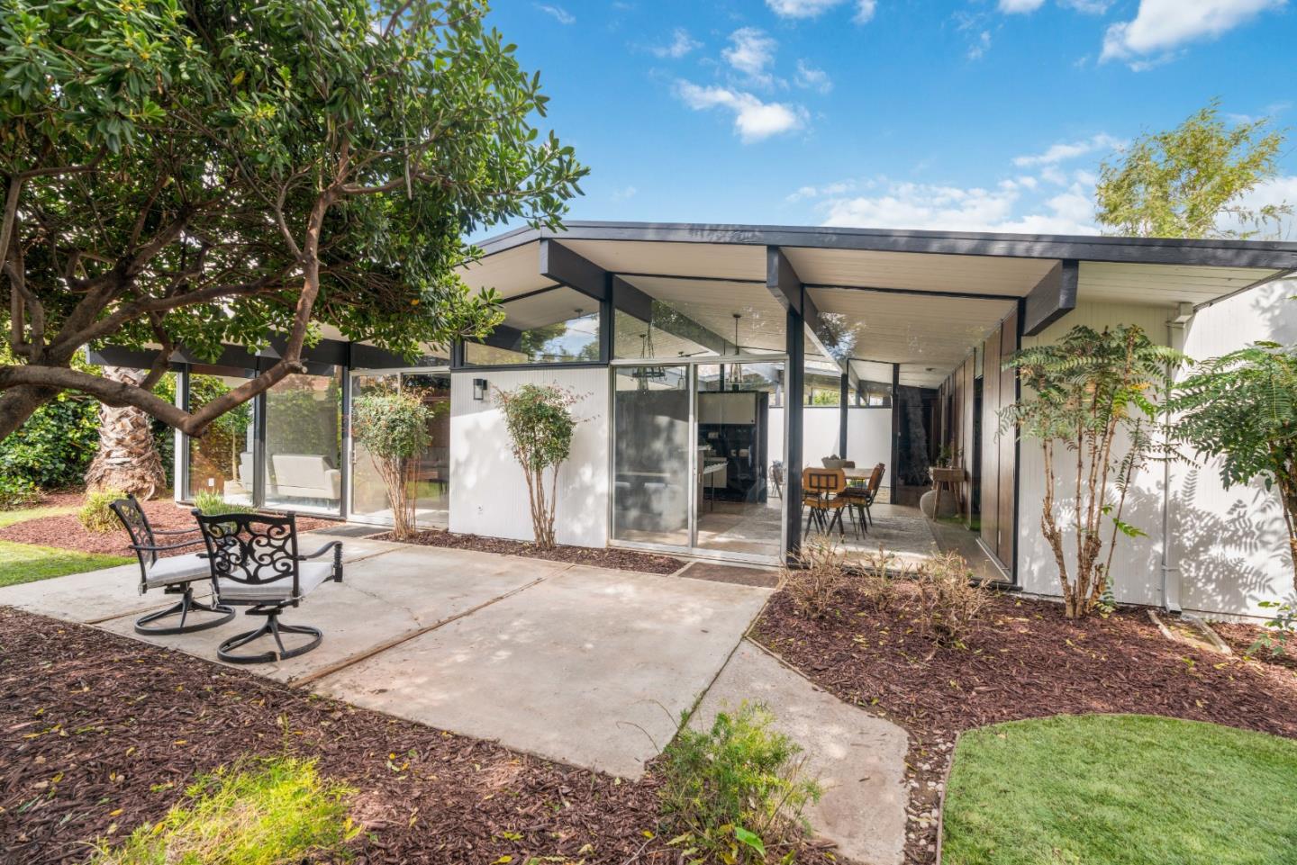 2285 Fairglen DR