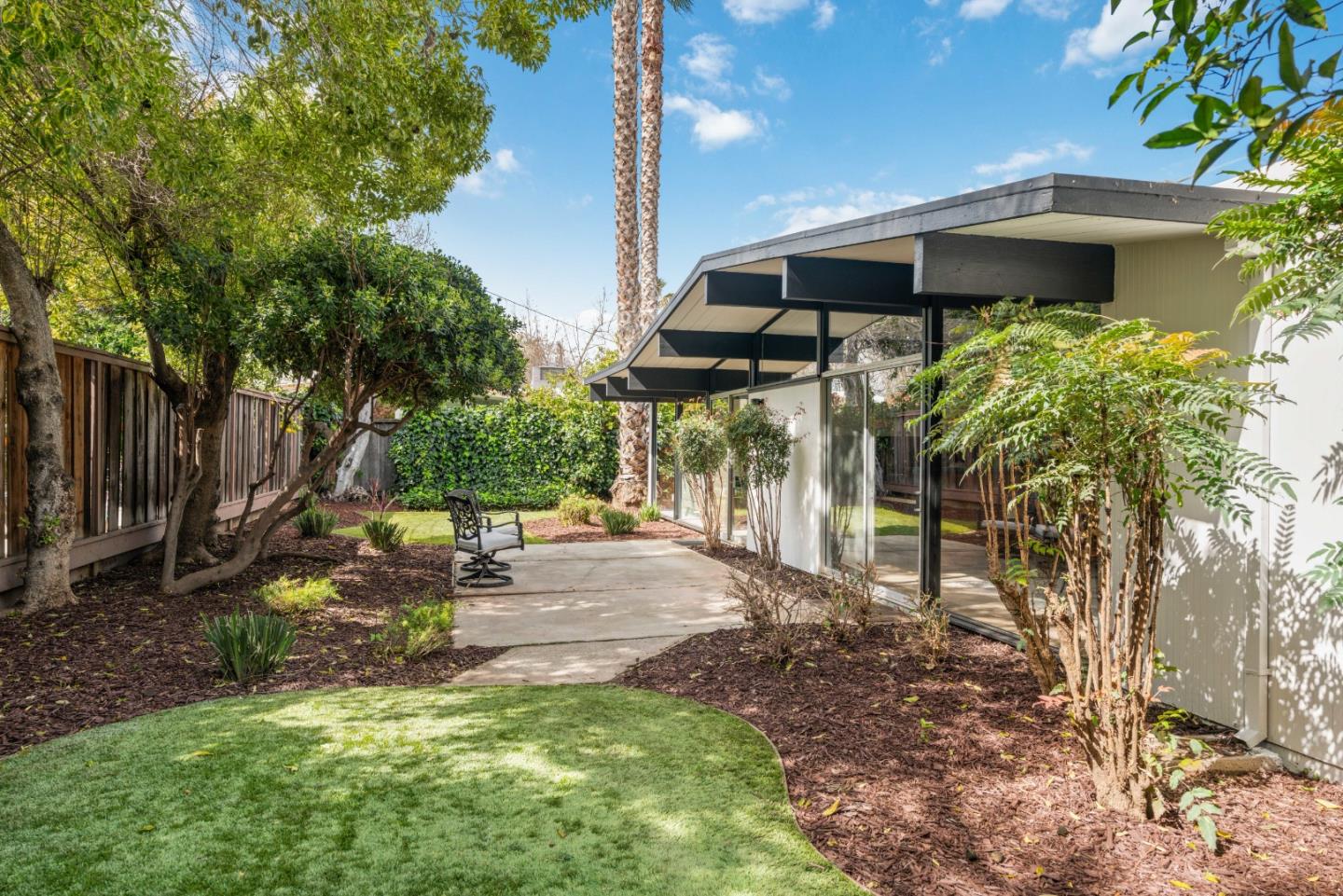 2285 Fairglen DR