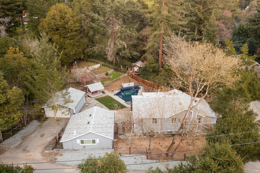 564 Hillcrest DR