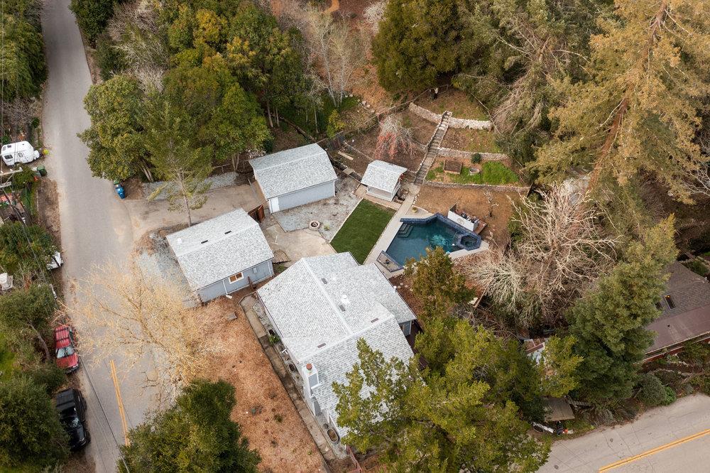 564 Hillcrest DR