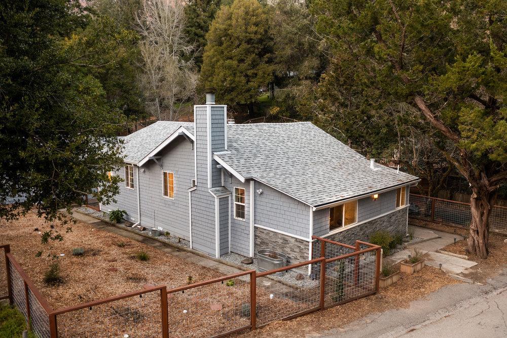 564 Hillcrest DR