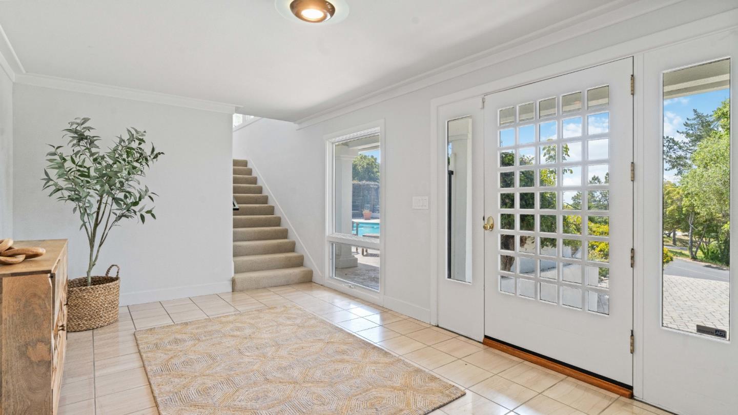 1 Kite Hill RD