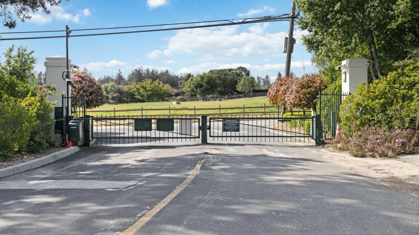 1 Kite Hill RD