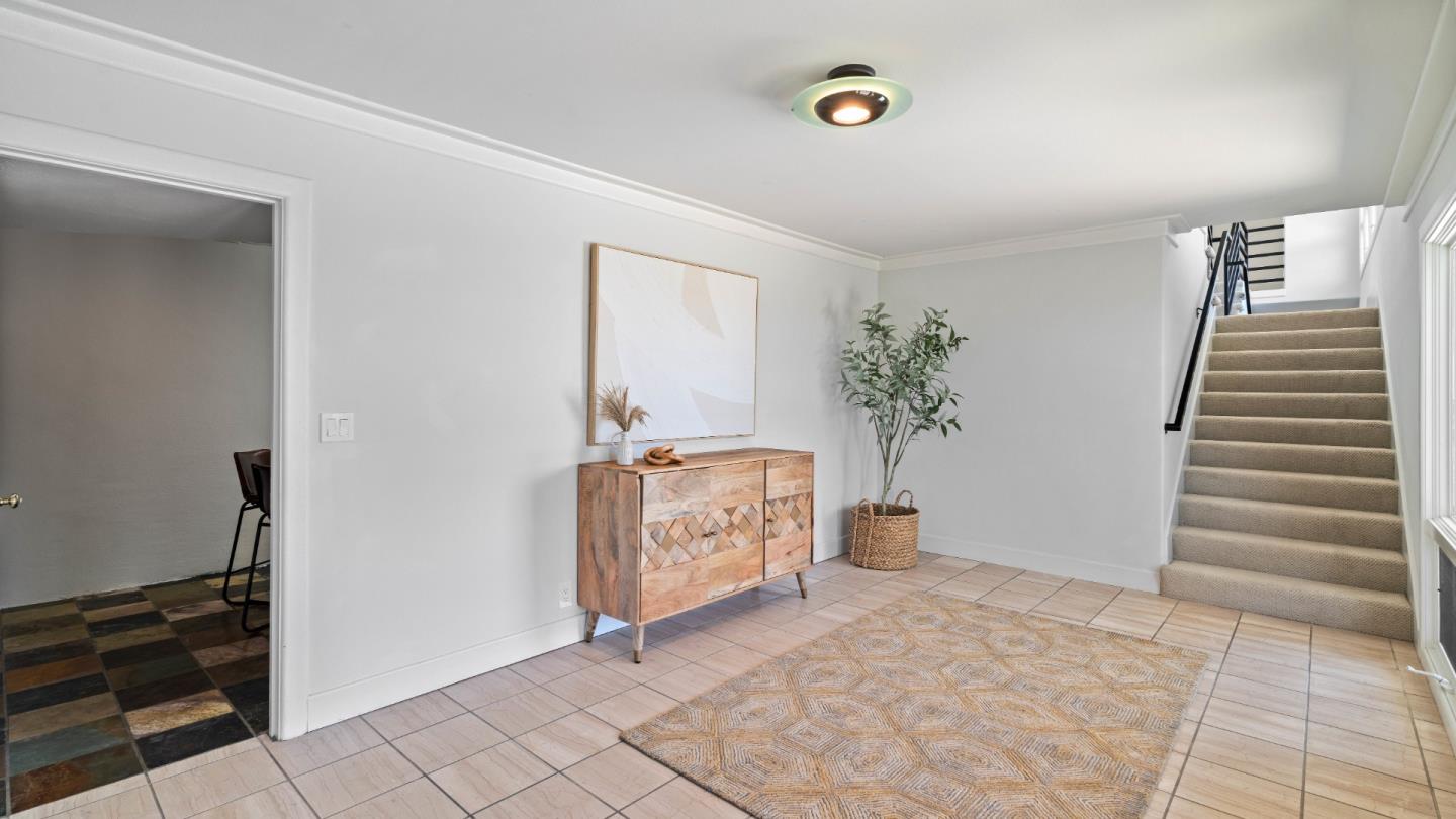 1 Kite Hill RD
