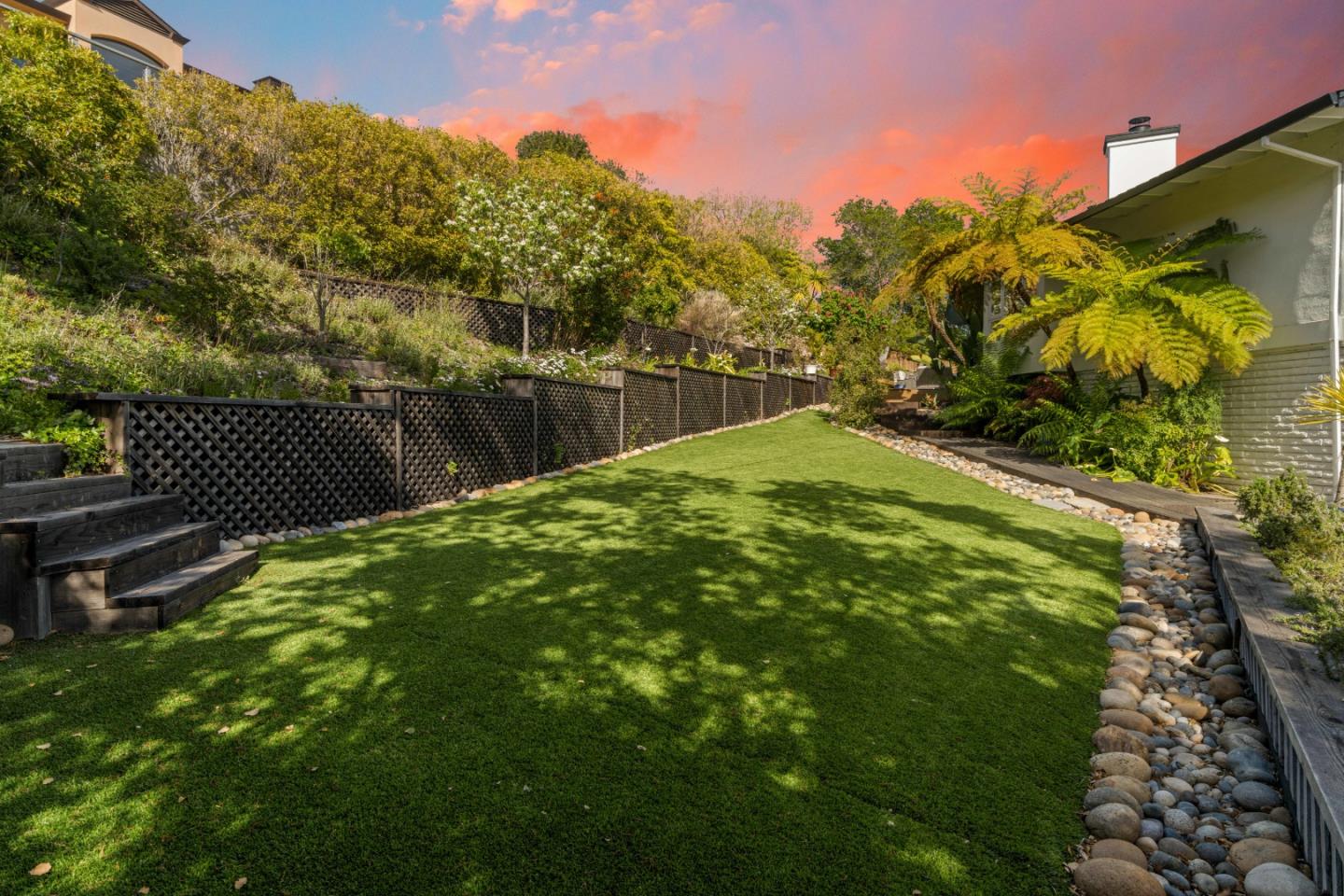 1 Kite Hill RD
