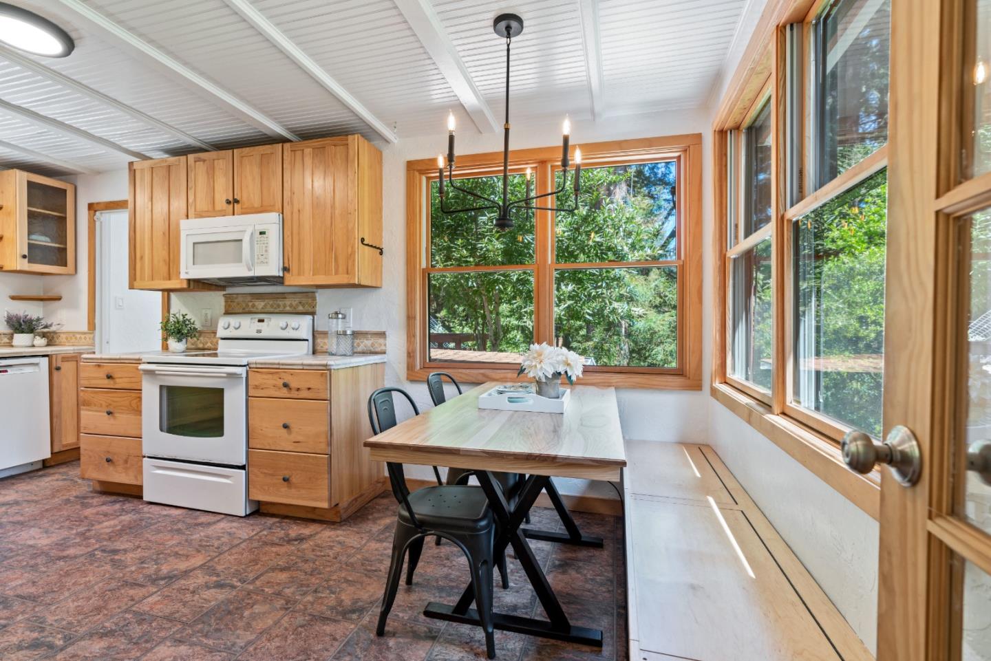 9913 Alba RD
