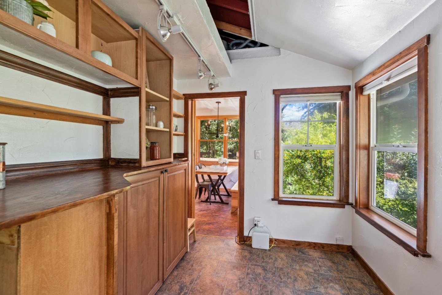 9913 Alba RD