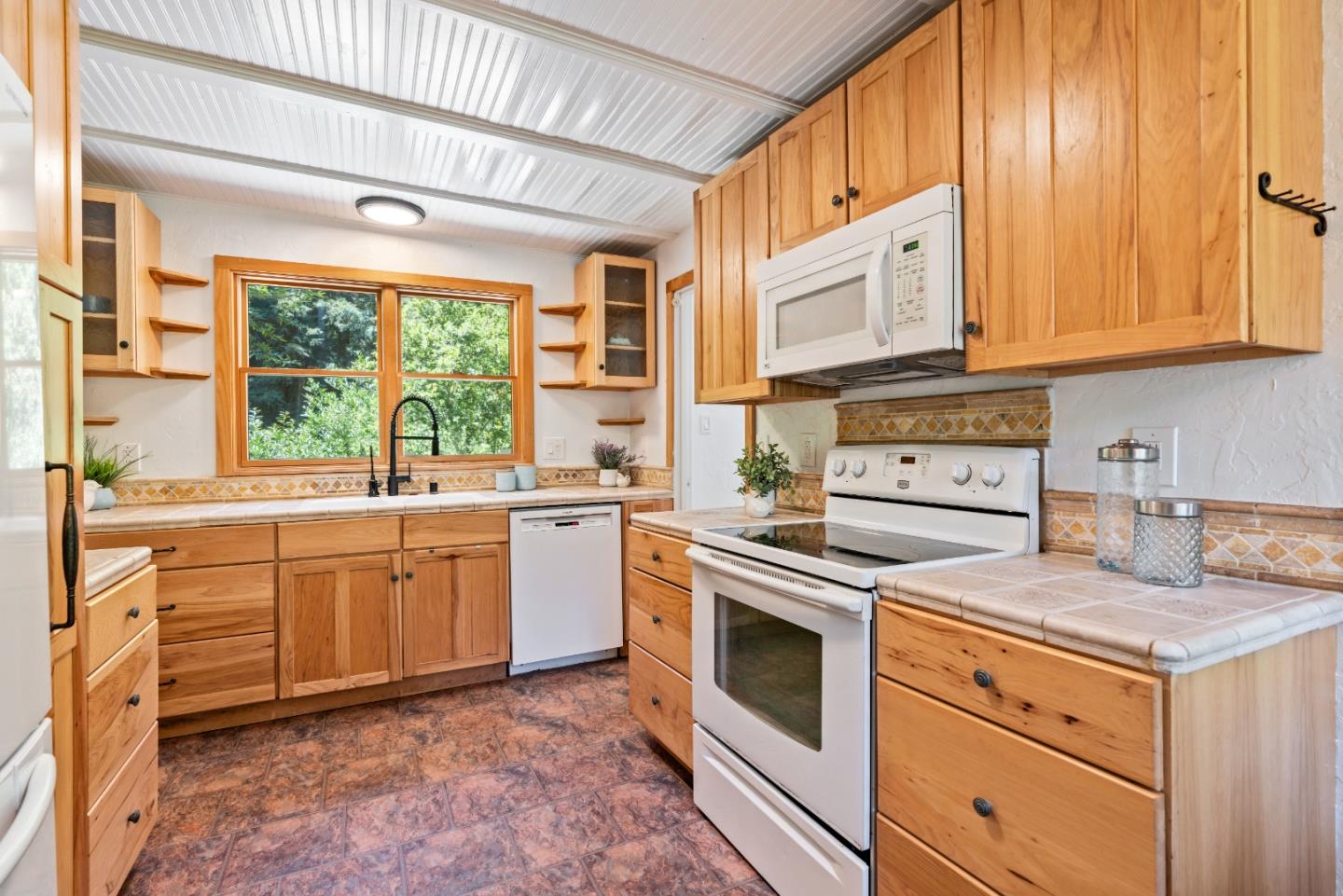 9913 Alba RD
