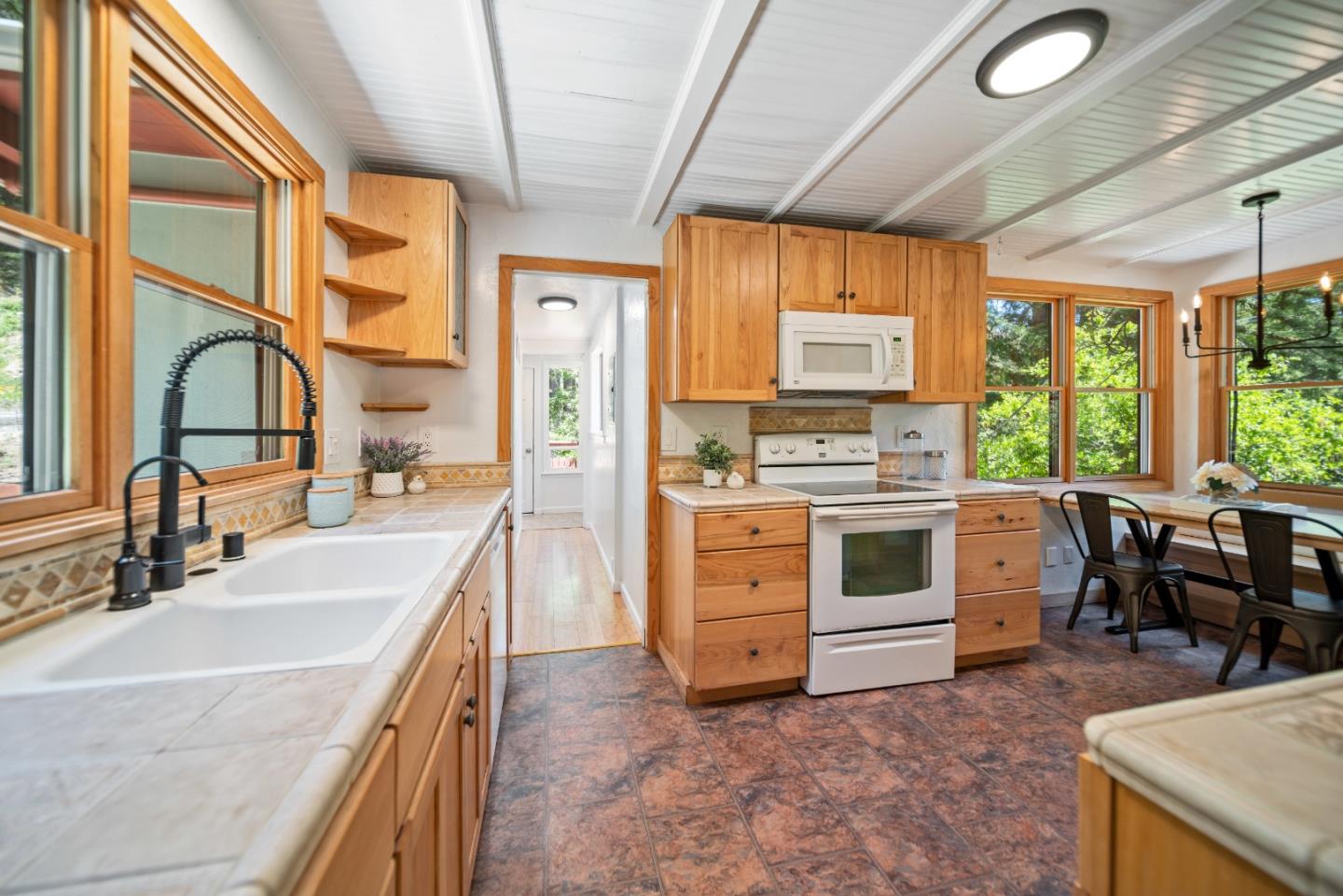 9913 Alba RD
