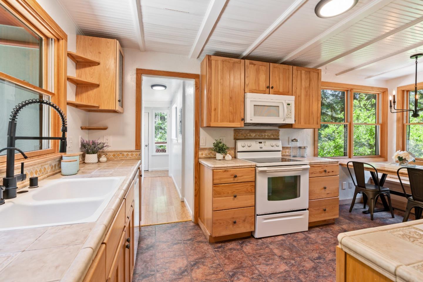 9913 Alba RD