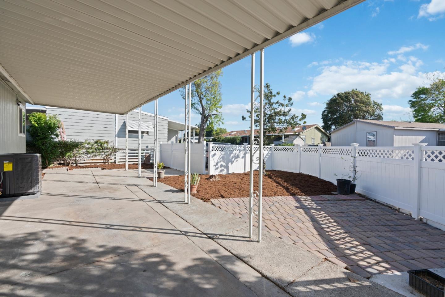 2151 Oakland RD 176