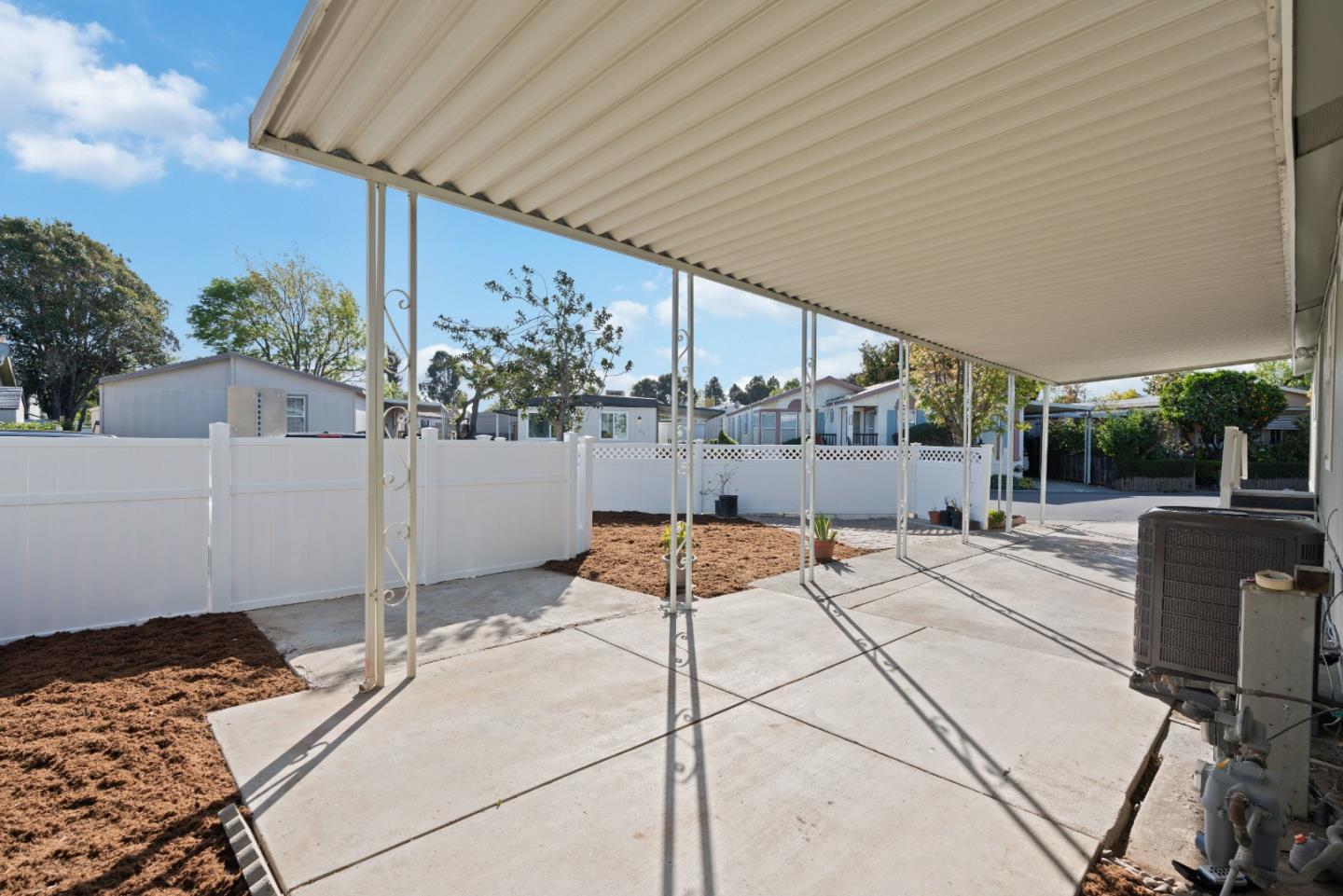 2151 Oakland RD 176