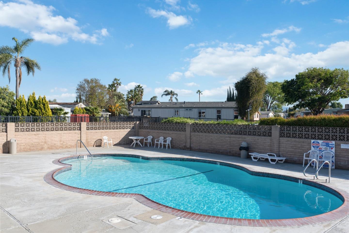 2151 Oakland RD 176