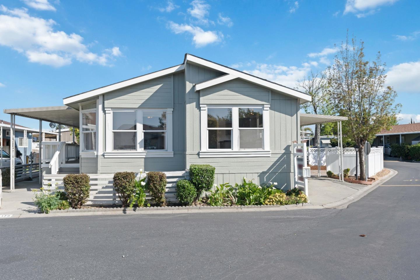 2151 Oakland RD 176