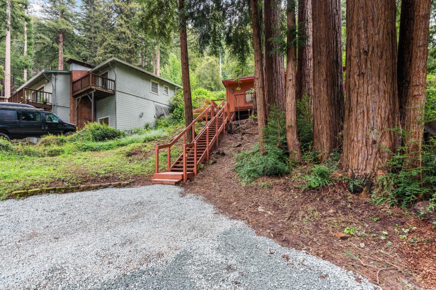 258 Ridge DR