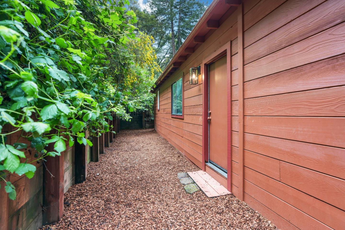 258 Ridge DR