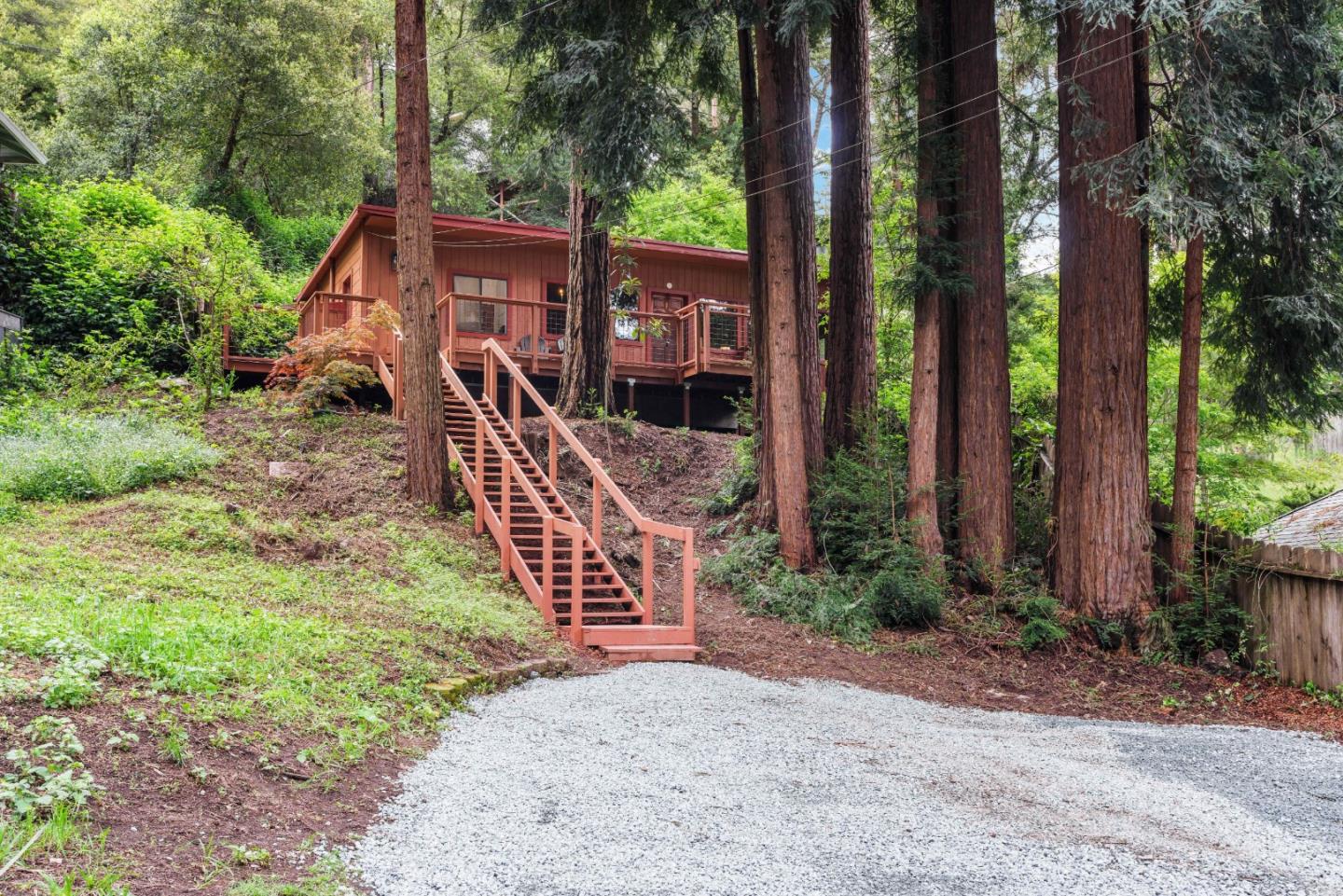 258 Ridge DR