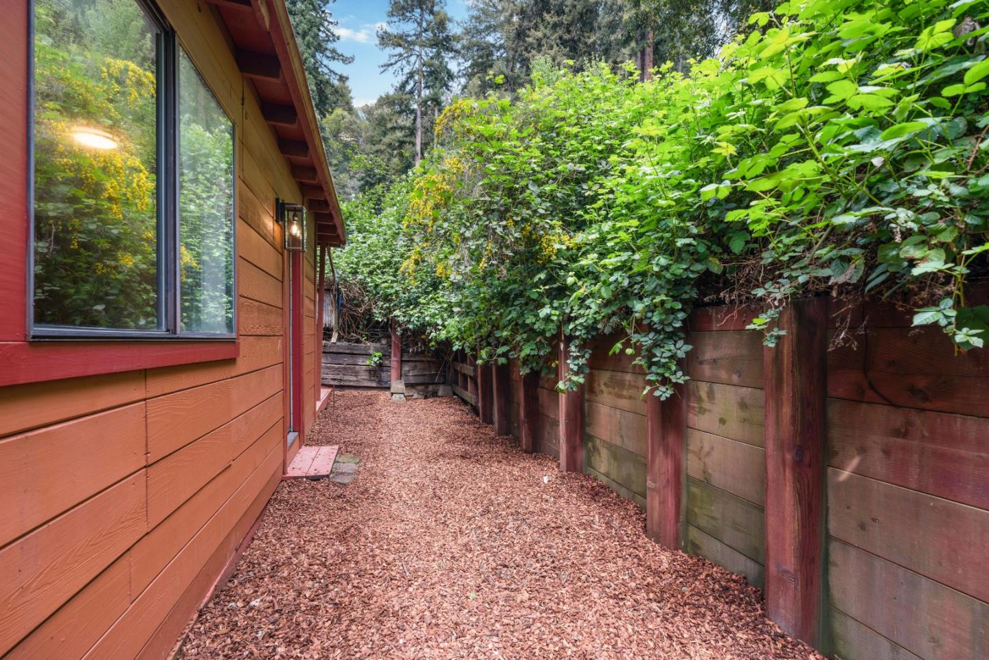 258 Ridge DR