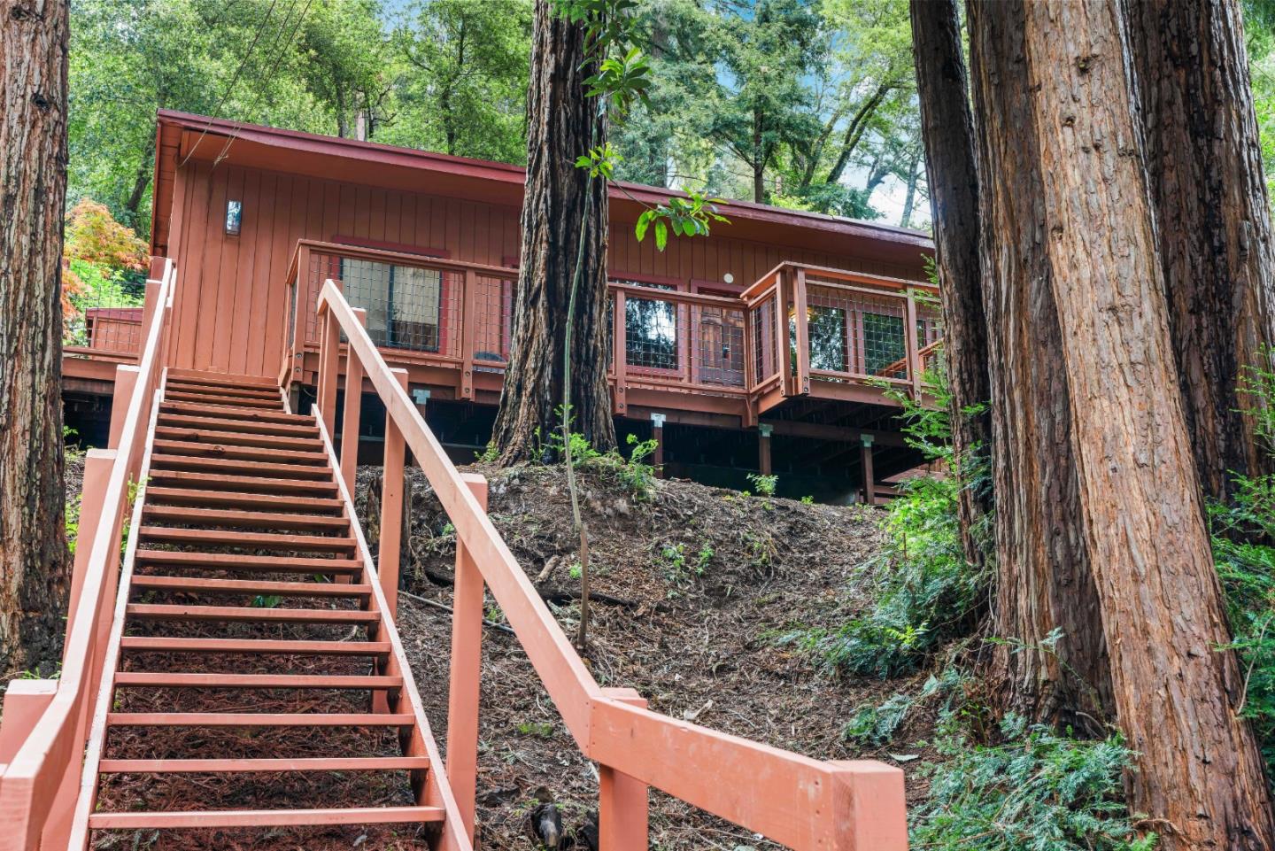 258 Ridge DR