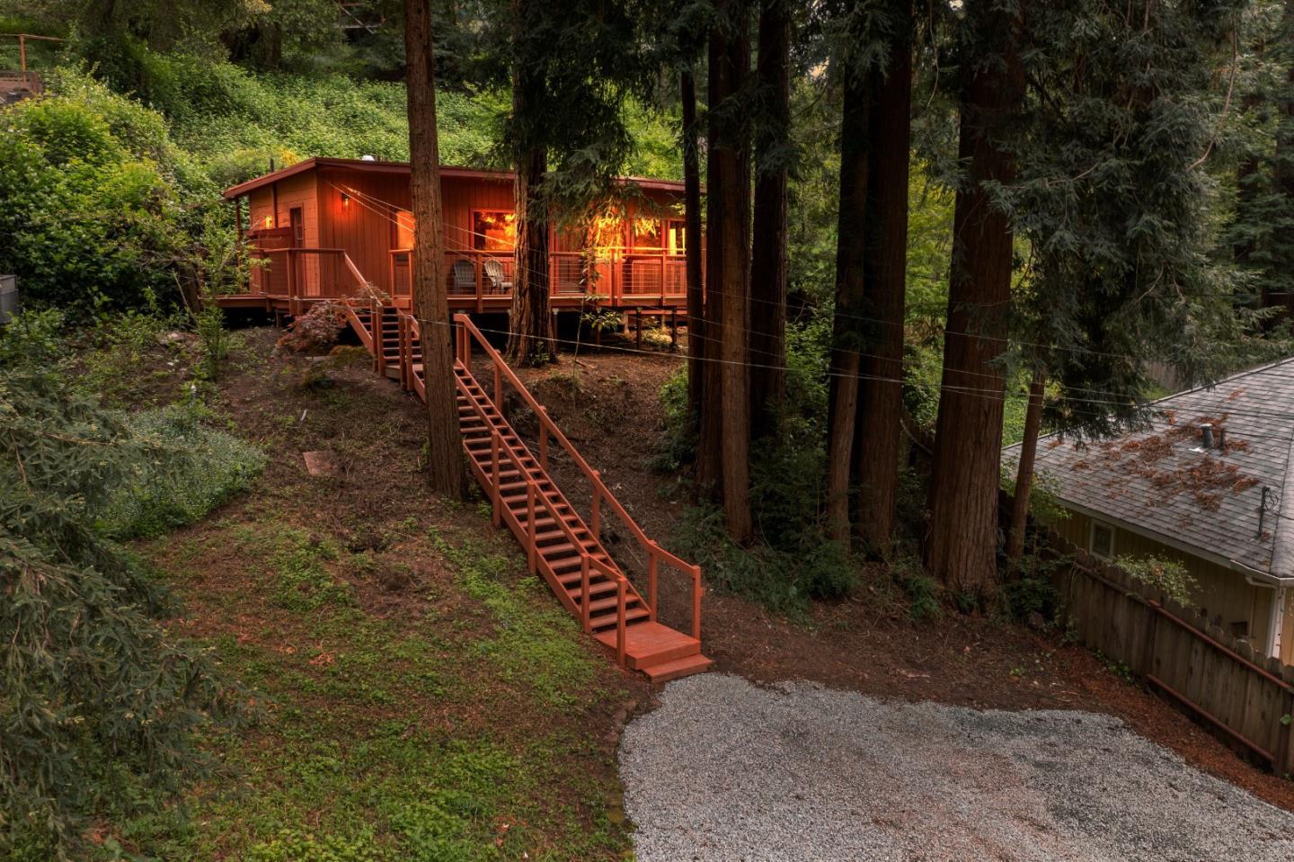 258 Ridge DR
