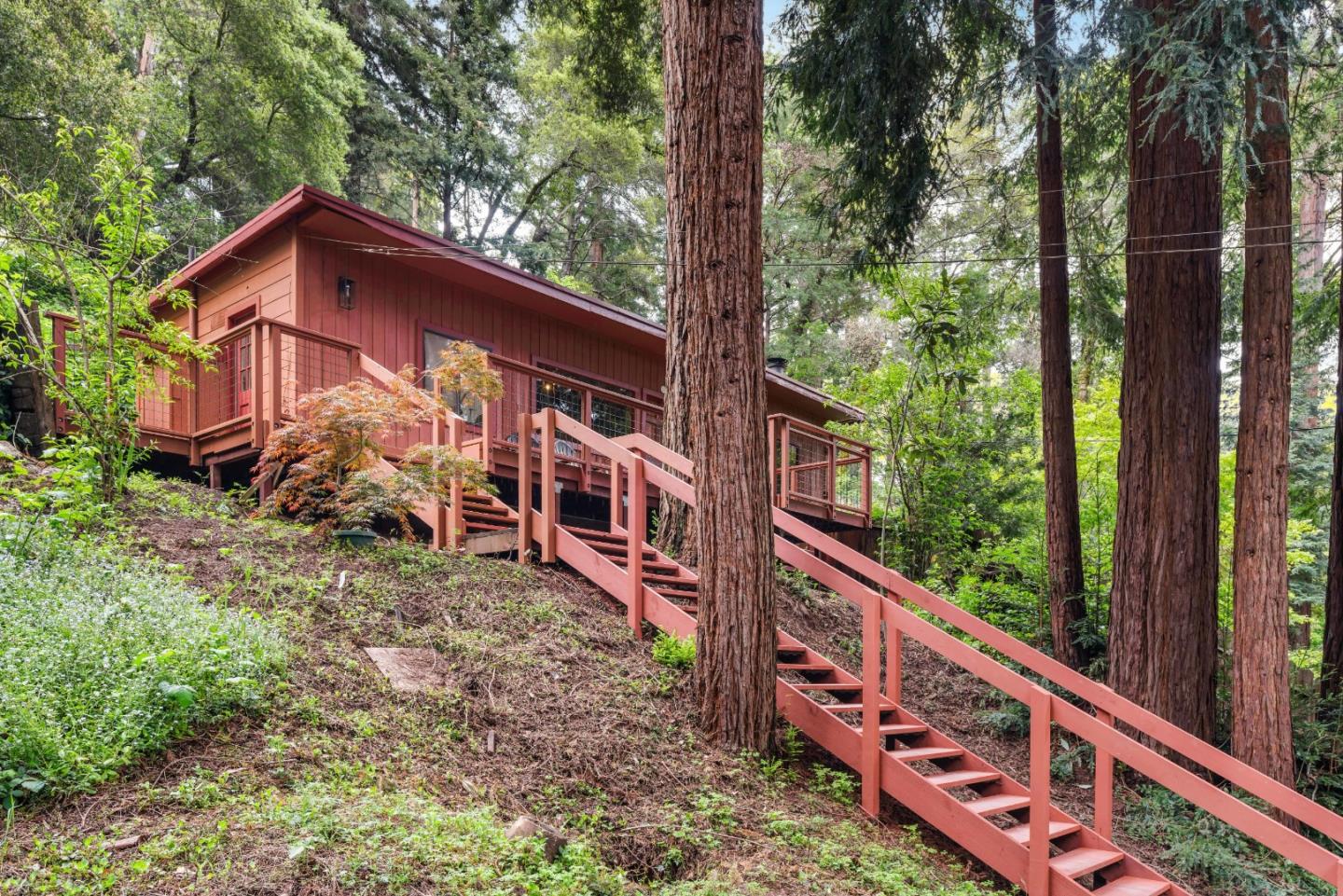 258 Ridge DR