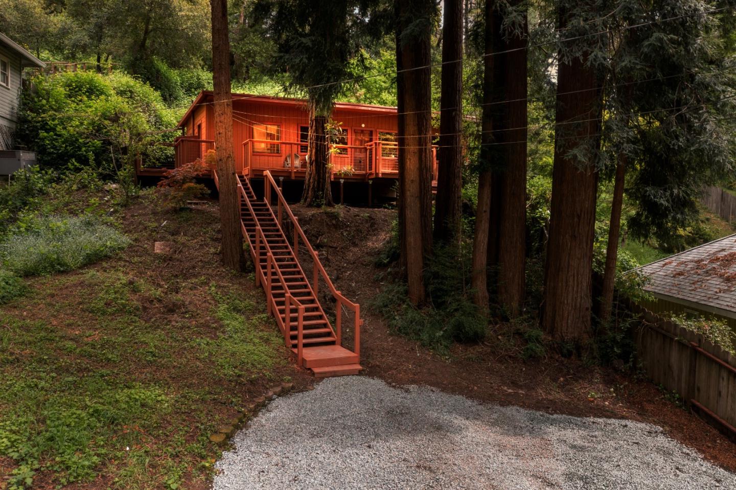 258 Ridge DR