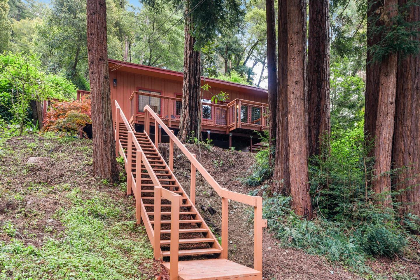 258 Ridge DR