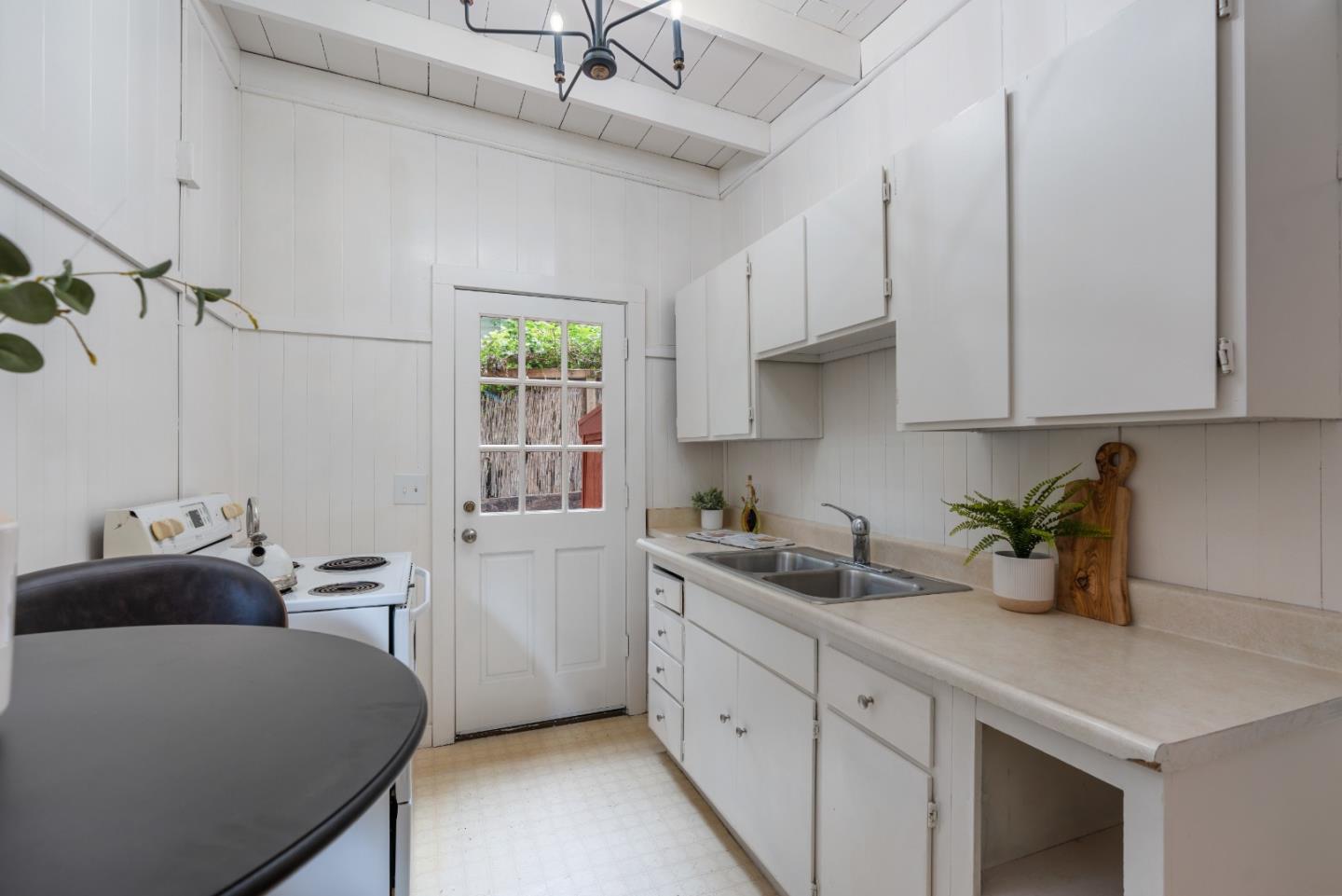 258 Ridge DR