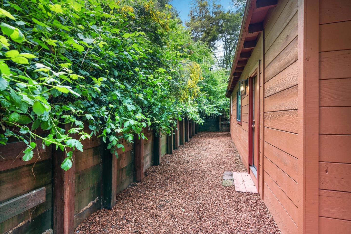 258 Ridge DR