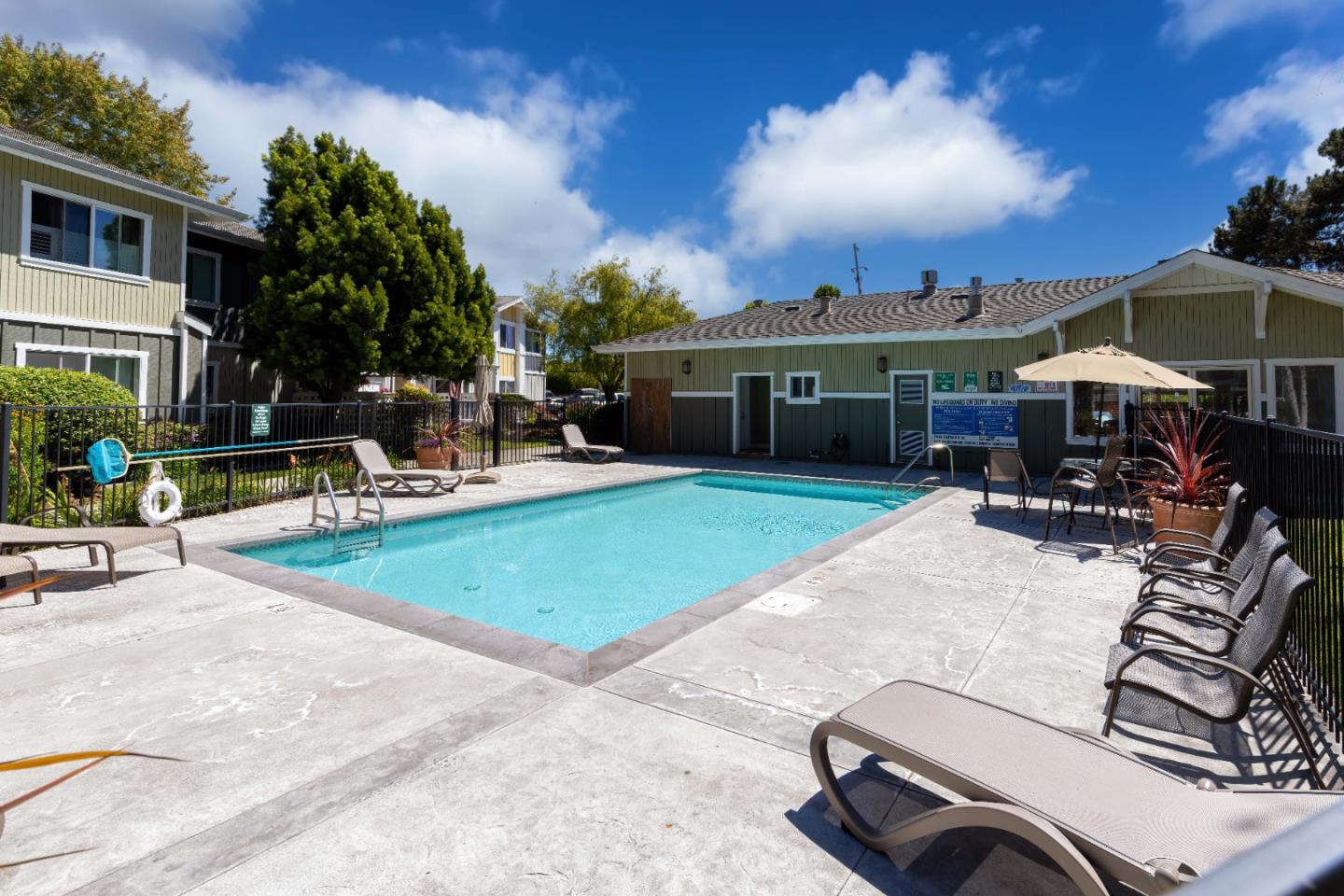 755 14th AVE 703