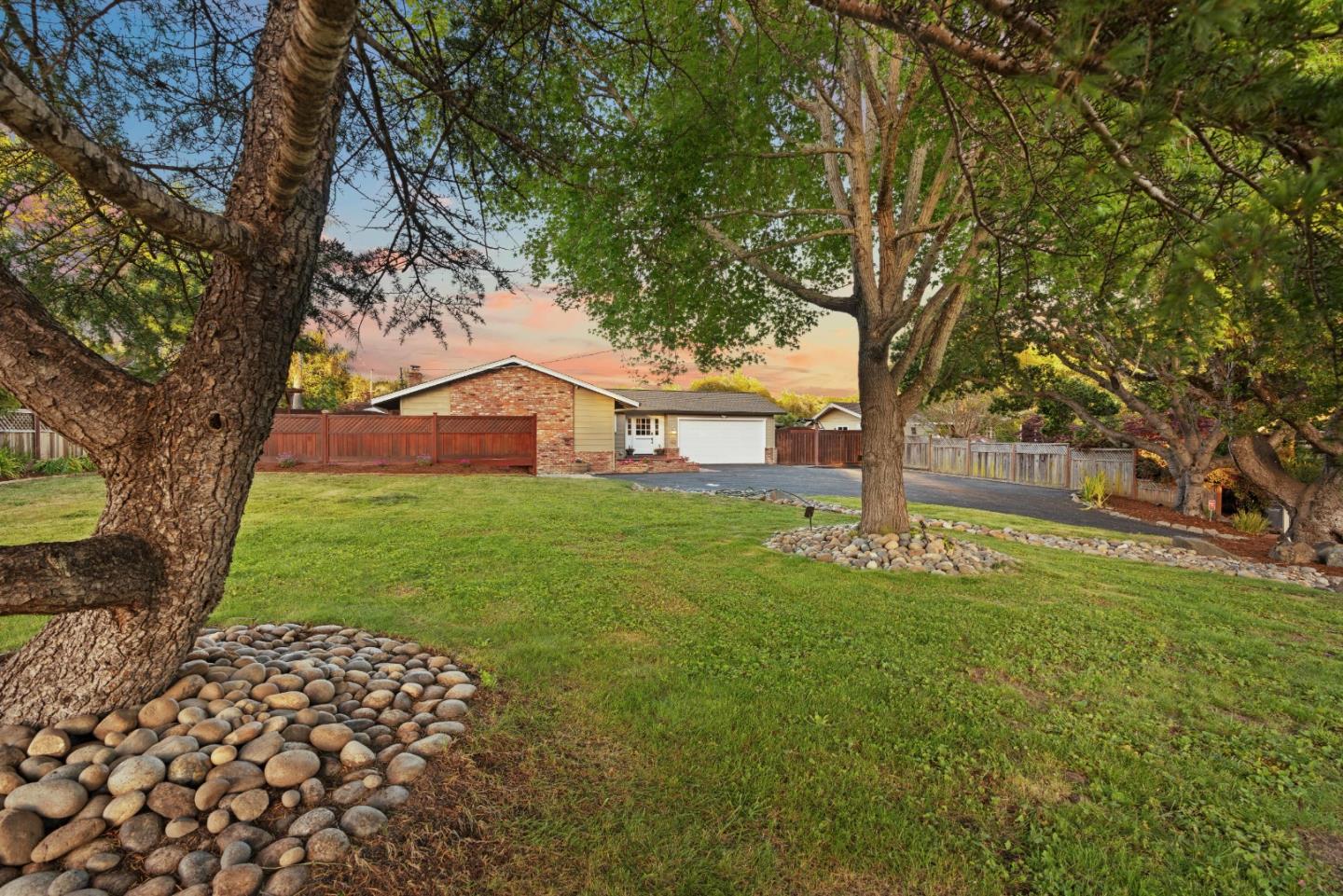 2732 Estates DR