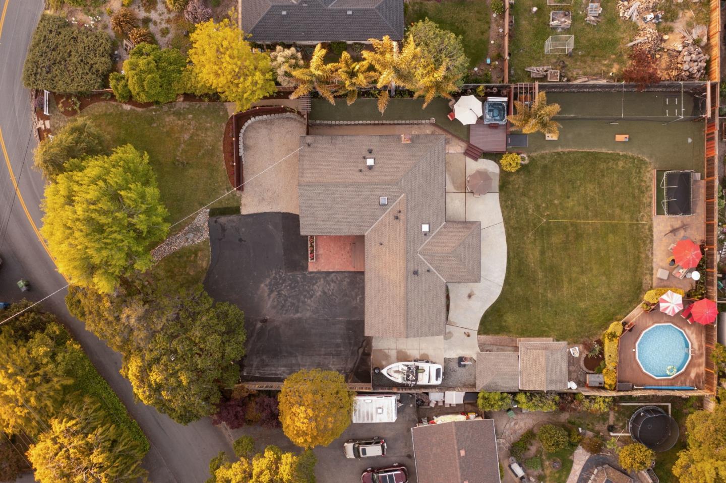 2732 Estates DR