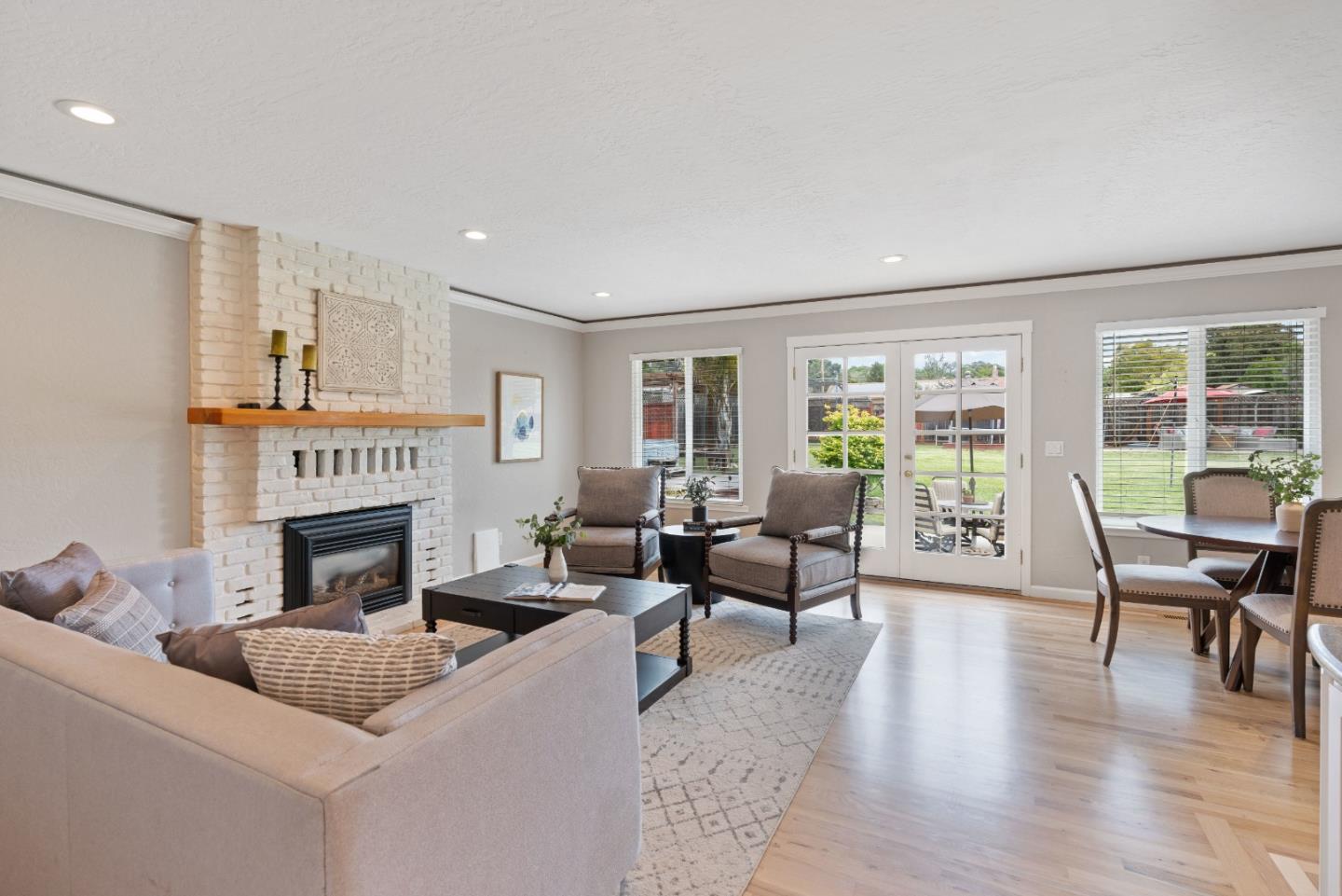 2732 Estates DR