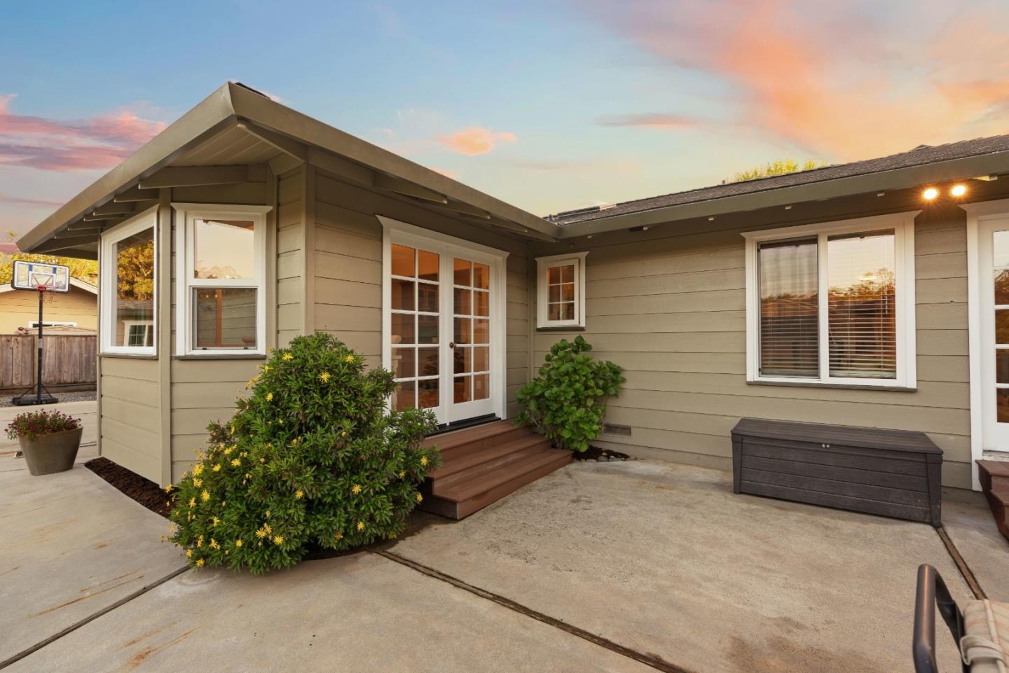 2732 Estates DR