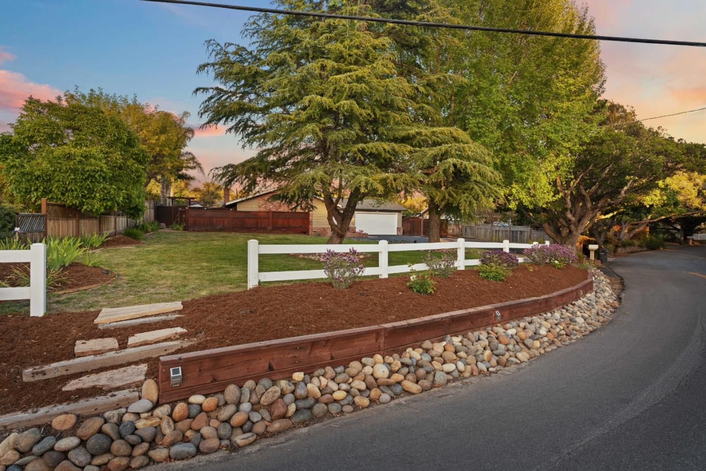 2732 Estates DR
