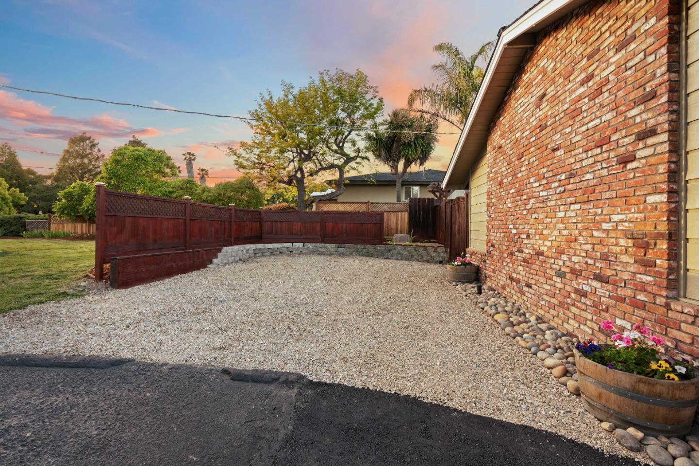 2732 Estates DR
