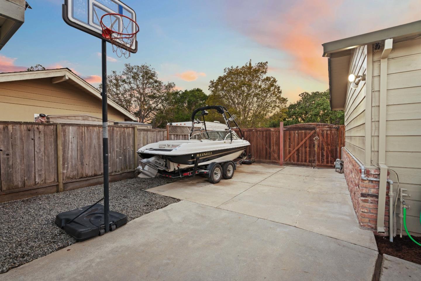 2732 Estates DR