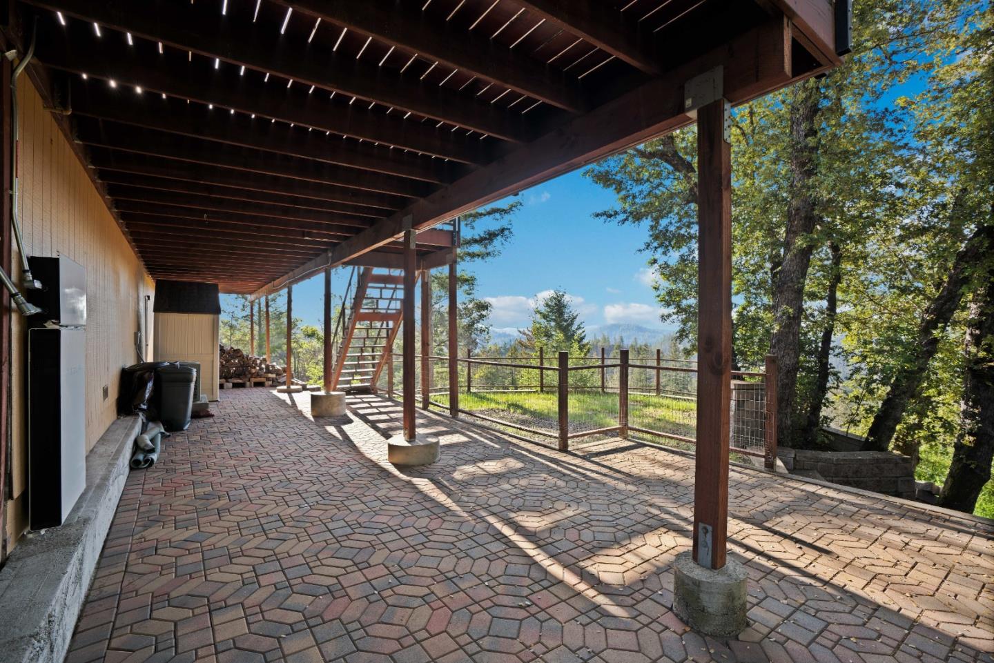 170 Crows Nest DR