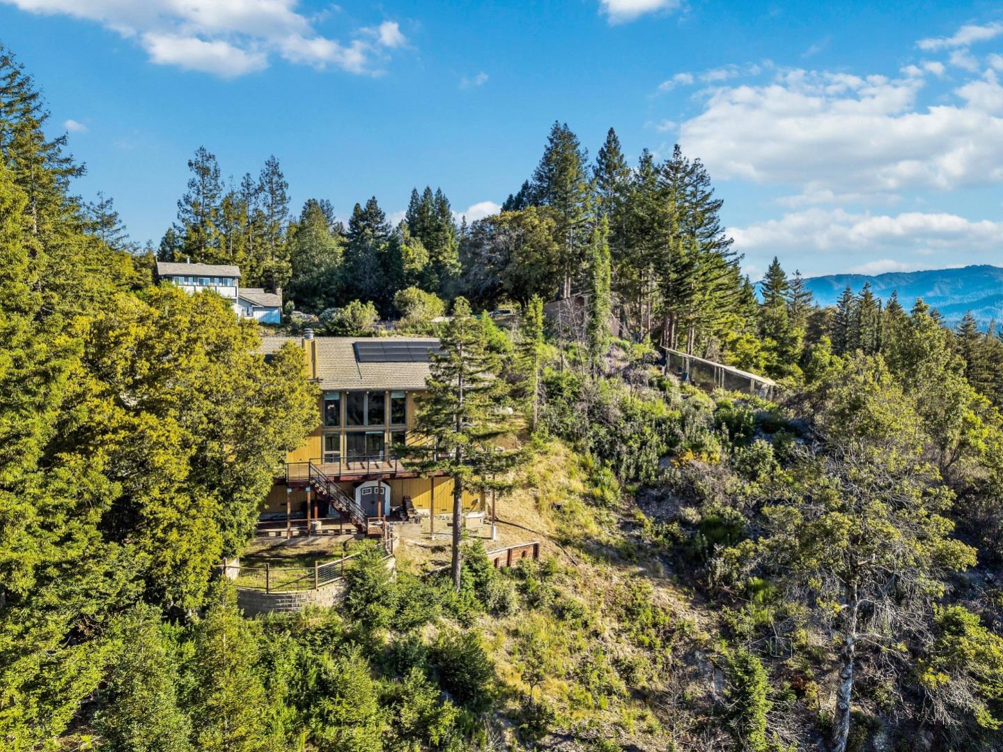 170 Crows Nest DR