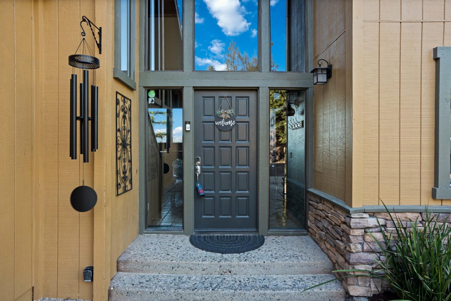 170 Crows Nest DR