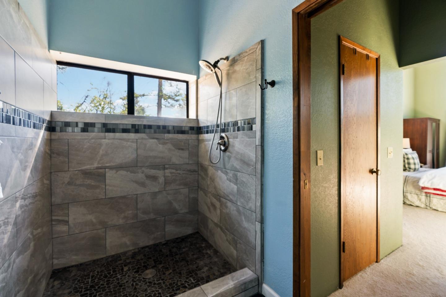 170 Crows Nest DR