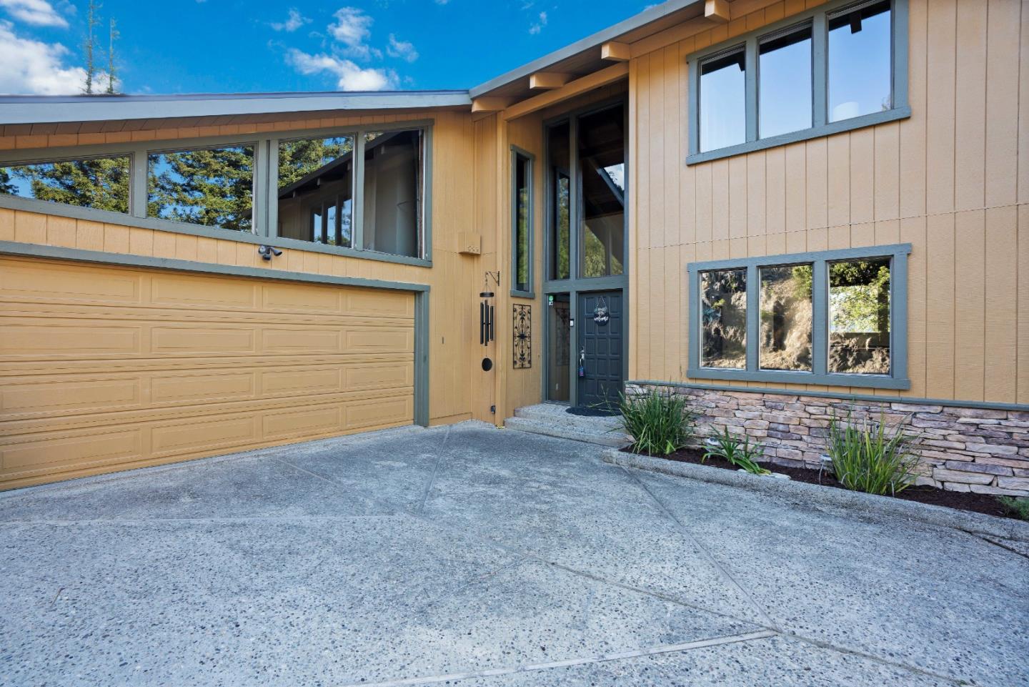 170 Crows Nest DR