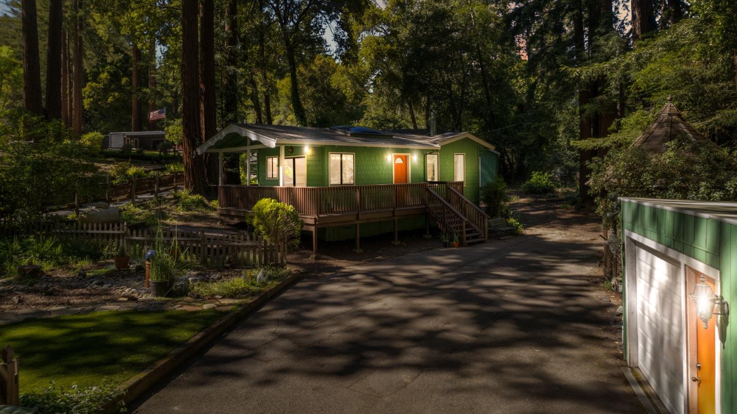 815 River DR