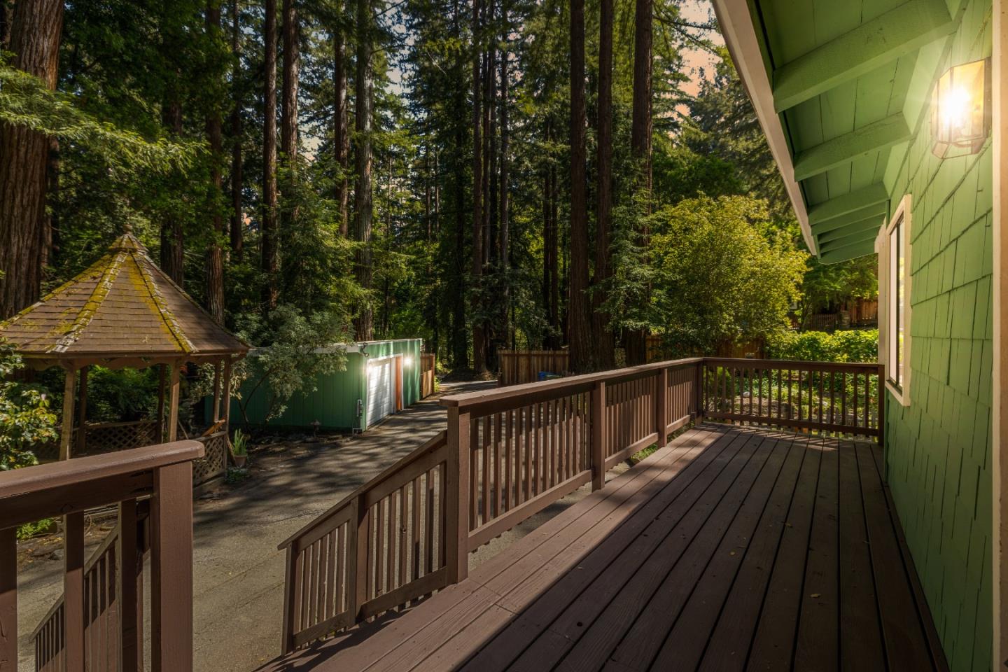 815 River DR