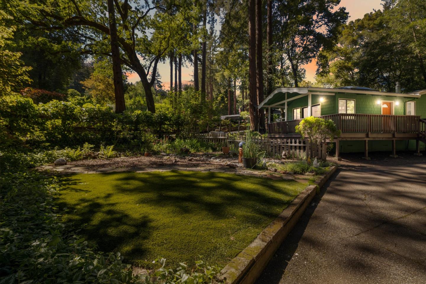 815 River DR