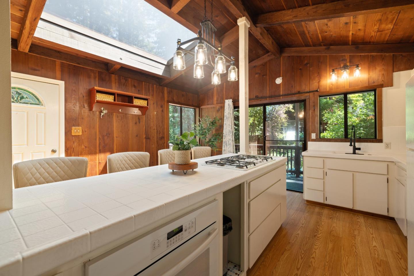 815 River DR