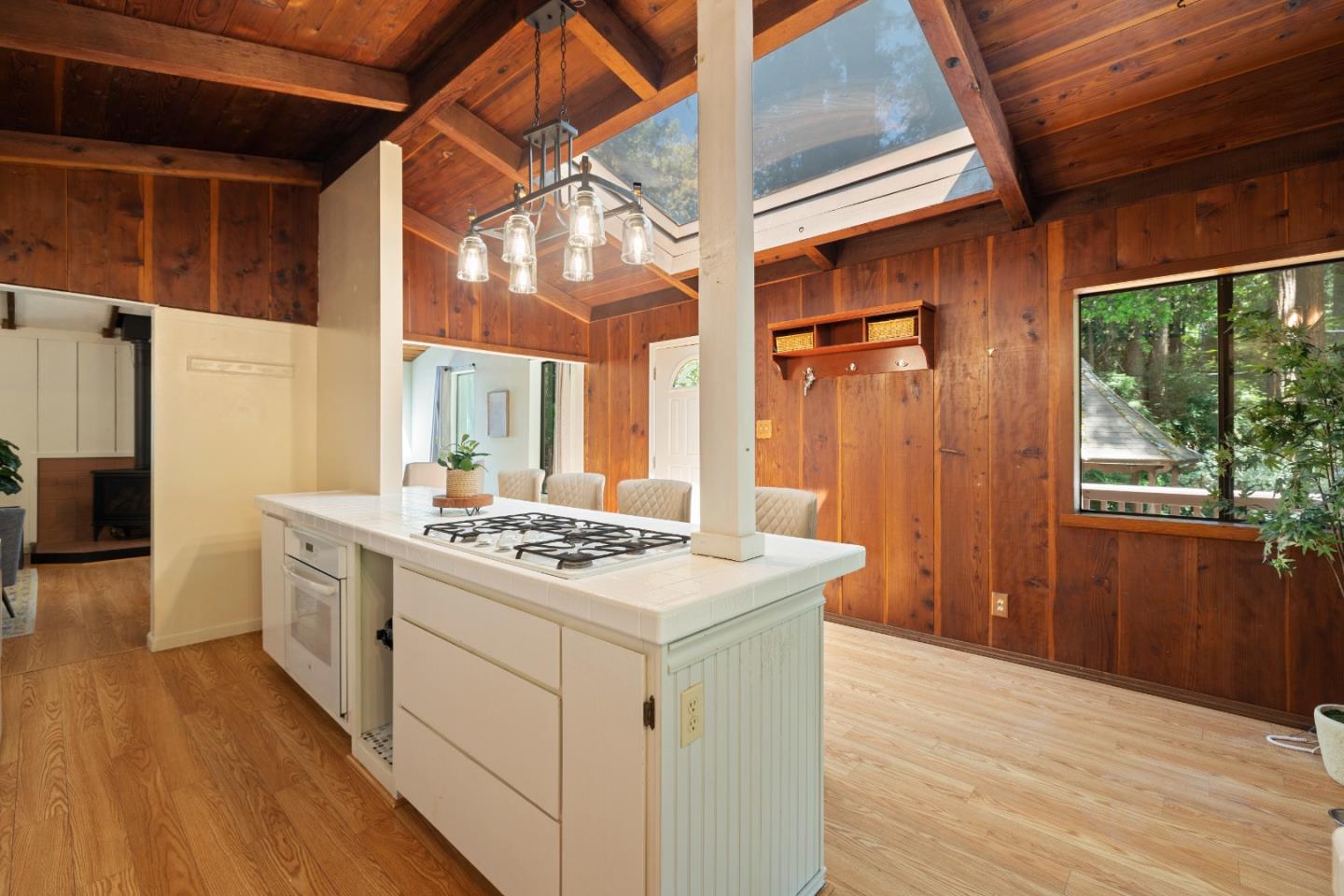 815 River DR